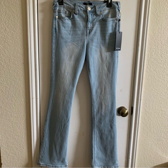 NWT True Religion Becca, mid rise bootcut, light refresh wash, size 29. - Picture 6 of 9